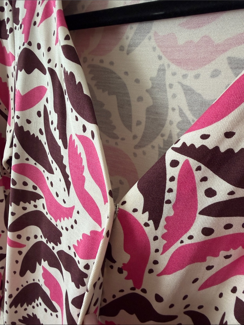 Diane Von Furstenberg 100% Silk Printed Wrap Mini Dress Size 4 Pink Purple White - Picture 4 of 7